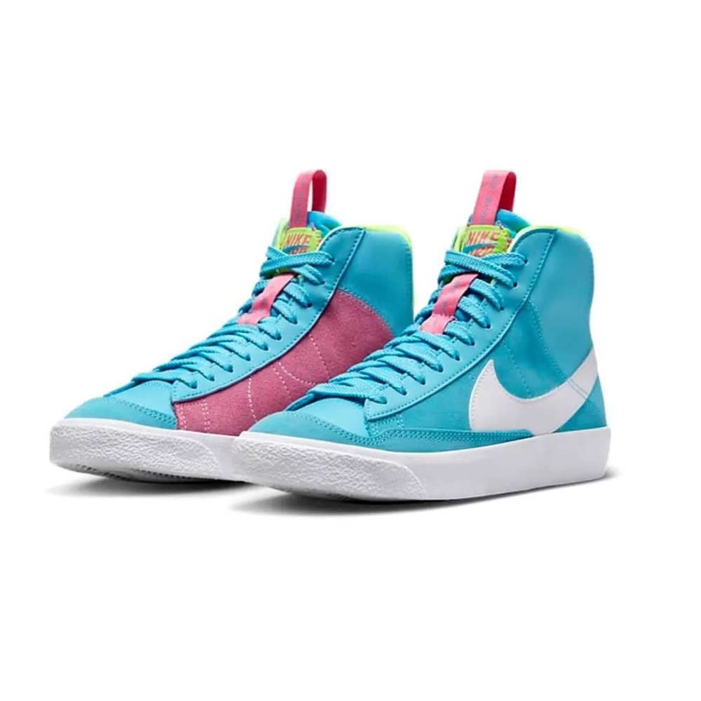 Nike Sportswear MID SE UNISEX - High-top trainers.